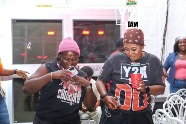 Denim, Bandanas and Throwback Beats: Y2K Jam Turns La Palm Into a 2000s Playground