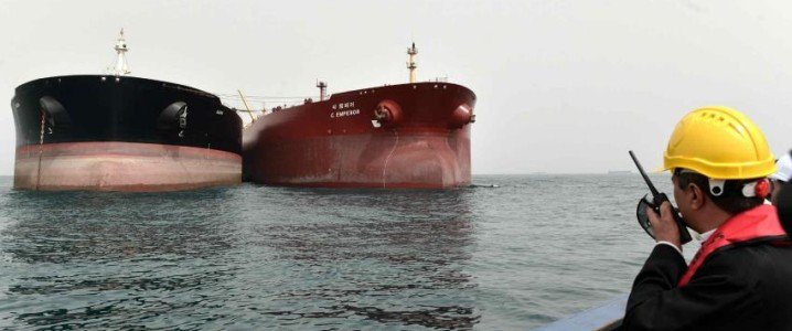 Strait of Hormuz Squeeze Pushes Up Ship Fuel Costs, With Risks for Trade
